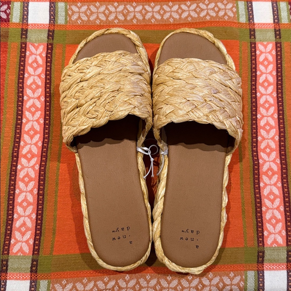 Women's Beige Woven Slide Sandals sz 10 NWT